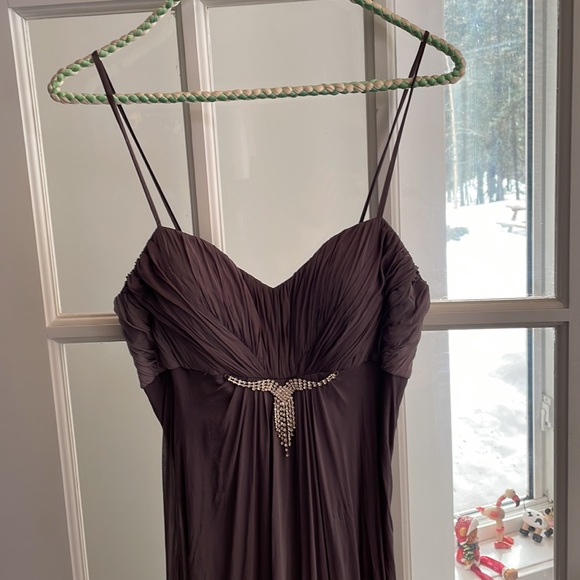 Beautiful Silk gown, size 8 - Picture 2 of 11